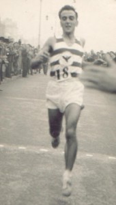 Ken Gates in road relay action 1953