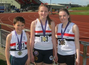 Georgie Hannaway (Gold U17W 800m), Alicia Burke (Bronze U17W 800m) & Matty Richardson (Silver U13 1500m)