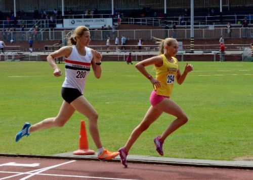 Clare Constable in action in the 800m